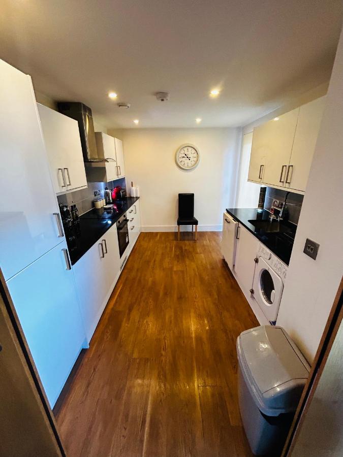Spacious 3-Bed 3-Bath Luxury Apartment With Balcony Hyde Park London Exterior photo
